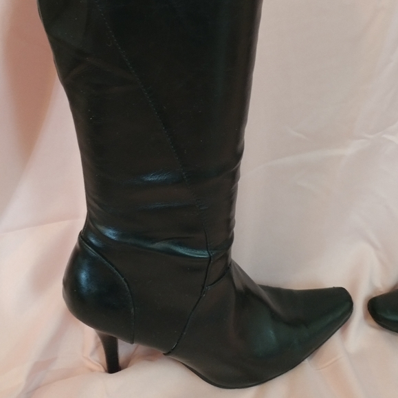 Women's Boots - Picture 3 of 6